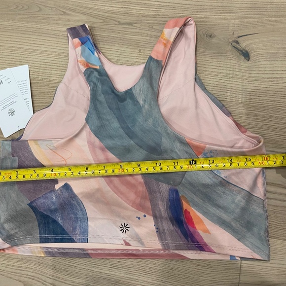 Athleta Conscious Crop size A-C cup Workout top - Picture 2 of 3